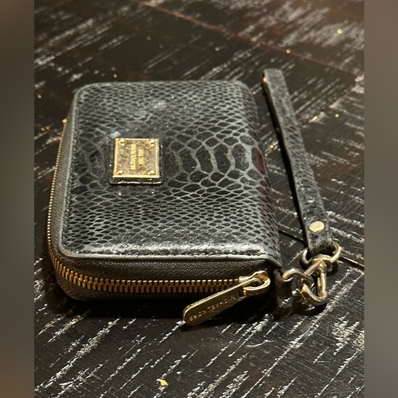 Michael Kors - mini black wristlet wallet - Picture 3 of 10